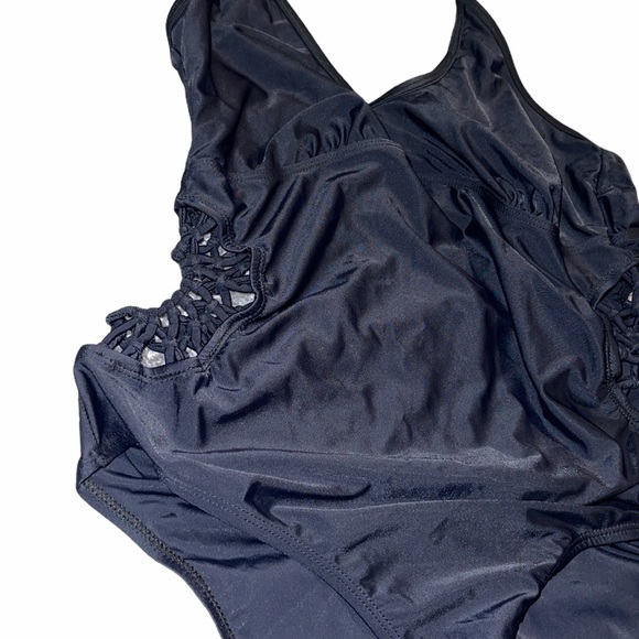 Forever 21 brand One Piece Black Bathing Suit 1x - Picture 3 of 6